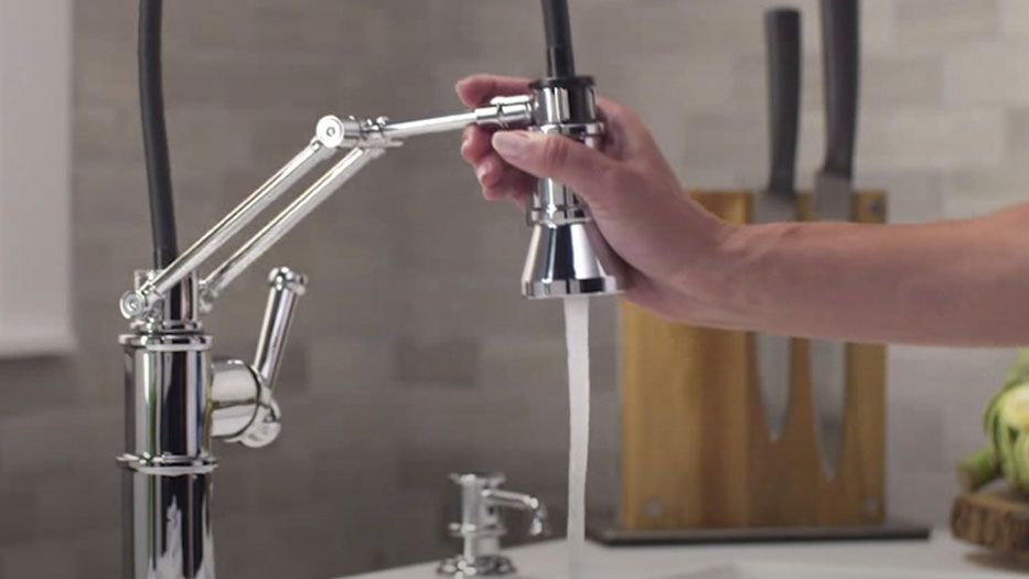 Articulating Kitchen Faucet