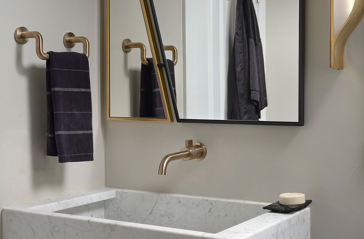 DENVER, CO, 2023 / PHOTOGRAPHER: ERIC LUCERO / FEATURING THE LITZE® SINGLE-HANDLE WALL MOUNT LAVATORY FAUCET IN BRILLIANCE® LUXE GOLD®