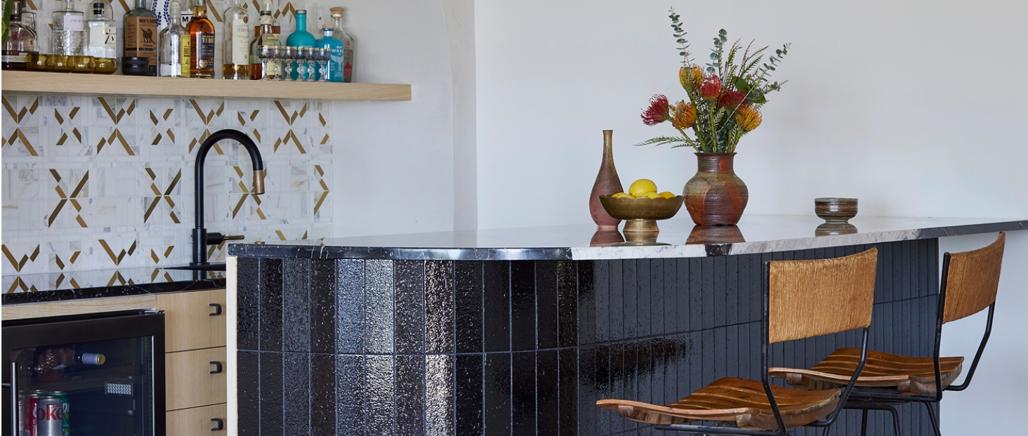 interior Designer: natalie myers / Ladera Heights, CA 2023/ Photographer: Jessica Alexander / Featuring the Litze® Single Handle Arc Pull Down Kitchen Faucet with arc spout Knurled Handle in matte black and Brilliance® luxe gold®