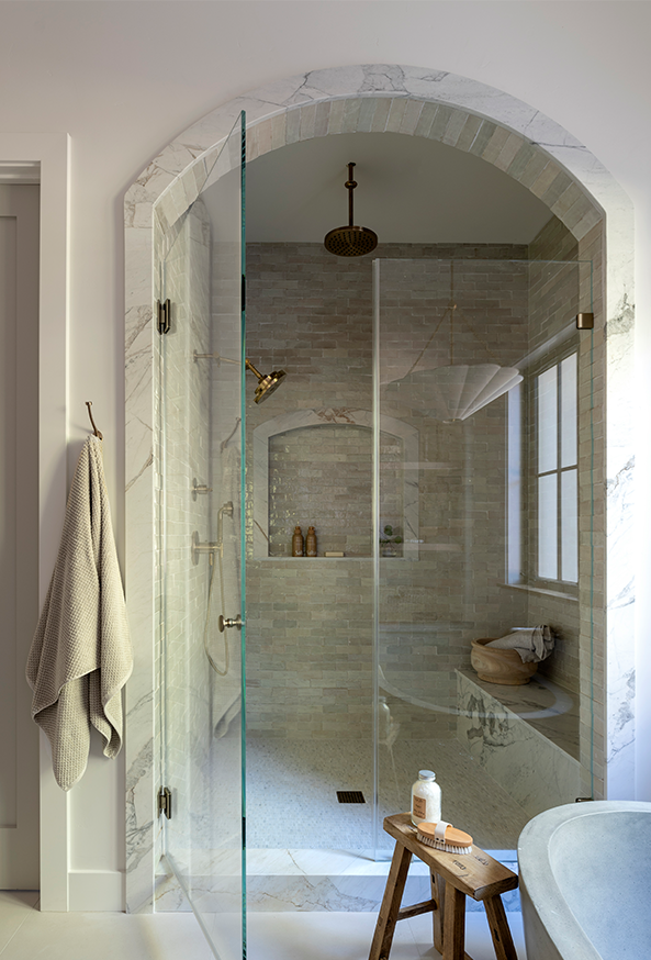 Nicole Salceda / Stylist: Eye for Pretty At Home / Photographer: Jessica Brydson / Featuring the Litze® Bath collection in Brilliance® Luxe Gold®
