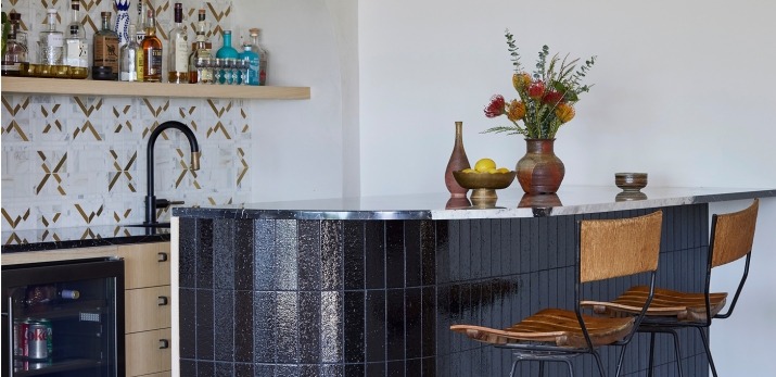 interior Designer: natalie myers / Ladera Heights, CA 2023/ Photographer: Jessica Alexander / Featuring the Litze® Single Handle Arc Pull Down Kitchen Faucet with arc spout Knurled Handle in matte black and Brilliance® luxe gold®